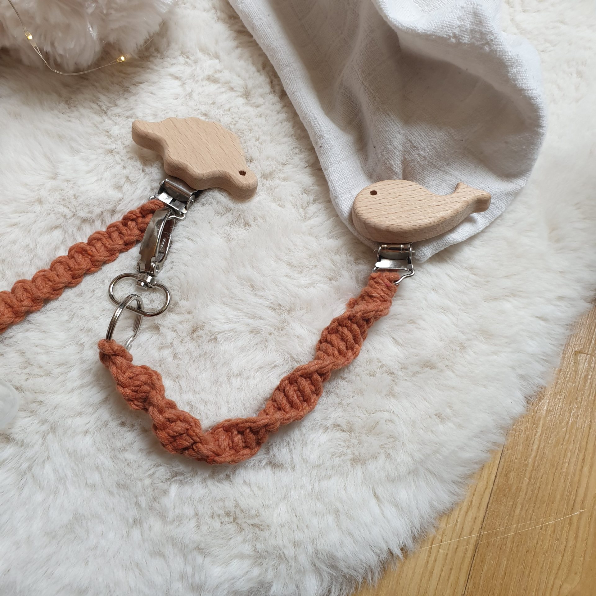 Attache Doudou Universel – Marron & Attaches Baleine et Nuage – Image 3