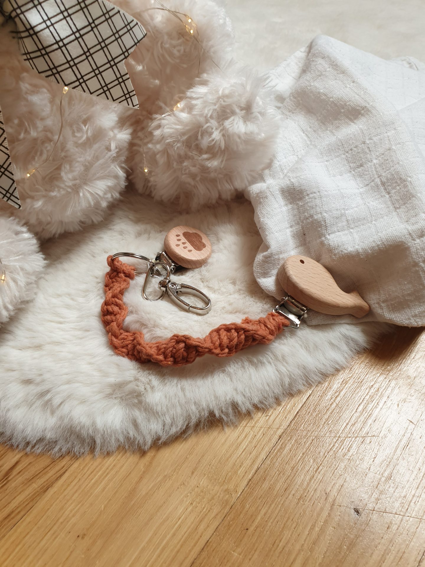 Attache Doudou Universel – Marron & Attaches Baleine et Nuage