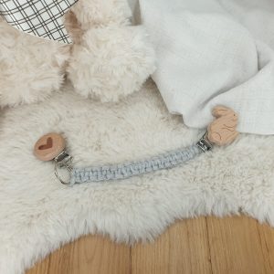 Attache Doudou Universel – Gris & Attaches Lapin et Coeur